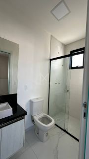 APARTAMENTO COM 03 SUÍTES À VENDA NA MEIA PRAIA