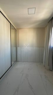 APARTAMENTO COM 03 SUÍTES À VENDA NA MEIA PRAIA