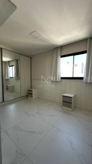 APARTAMENTO COM 03 SUÍTES À VENDA NA MEIA PRAIA