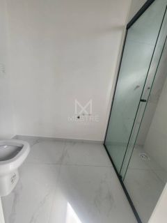 APARTAMENTO COM 03 SUÍTES À VENDA NO CORAÇÃO DA MEIA PRAIA