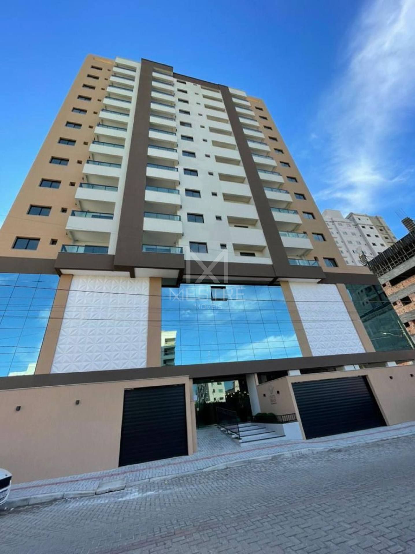 APARTAMENTO MOBILIADO COM 02 SUÍTES NO PEREQUÊ