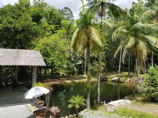 SÍTIO EM ITAPEMA COM ÁREA DE LAZER COMPLETA