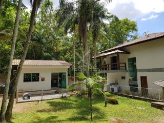 SÍTIO EM ITAPEMA COM ÁREA DE LAZER COMPLETA