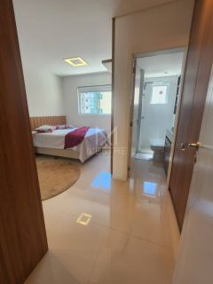 APARTAMENTO MOBILIADO COM 03 SUÍTES À VENDA NA MEIA PRAIA