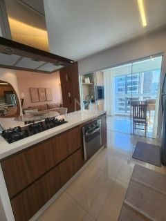 APARTAMENTO MOBILIADO COM 03 SUÍTES À VENDA NA MEIA PRAIA