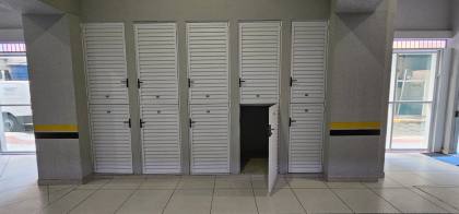 APARTAMENTO QUADRA MAR COM 04 SUÍTES TOTALMENTE MOBILIADO À VENDA NA MEIA PRAIA