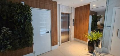 APARTAMENTO QUADRA MAR COM 04 SUÍTES TOTALMENTE MOBILIADO À VENDA NA MEIA PRAIA