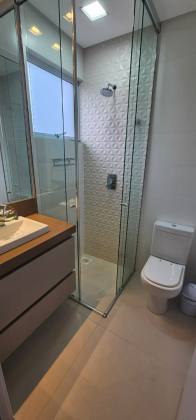 APARTAMENTO QUADRA MAR COM 04 SUÍTES TOTALMENTE MOBILIADO À VENDA NA MEIA PRAIA