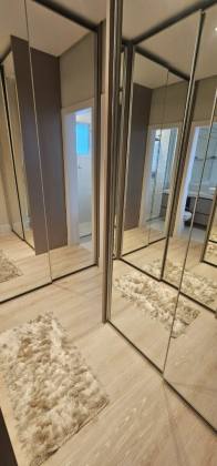 APARTAMENTO QUADRA MAR COM 04 SUÍTES TOTALMENTE MOBILIADO À VENDA NA MEIA PRAIA