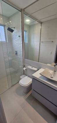 APARTAMENTO QUADRA MAR COM 04 SUÍTES TOTALMENTE MOBILIADO À VENDA NA MEIA PRAIA