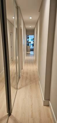 APARTAMENTO QUADRA MAR COM 04 SUÍTES TOTALMENTE MOBILIADO À VENDA NA MEIA PRAIA