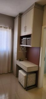 APARTAMENTO COM 03 SUÍTES TOTALMENTE MOBILIADO À VENDA NA MEIA PRAIA