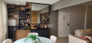 APARTAMENTO COM 03 SUÍTES TOTALMENTE MOBILIADO À VENDA NA MEIA PRAIA