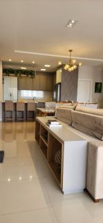 APARTAMENTO COM 03 SUÍTES TOTALMENTE MOBILIADO À VENDA NA MEIA PRAIA