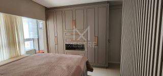 APARTAMENTO COM 03 SUÍTES TOTALMENTE MOBILIADO À VENDA NA MEIA PRAIA