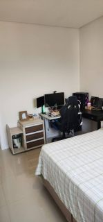 APARTAMENTO COM 03 SUÍTES TOTALMENTE MOBILIADO À VENDA NA MEIA PRAIA