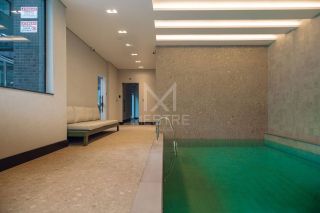 APARTAMENTO COM 04 SUÍTES À VENDA NO CORAÇÃO DA MEIA PRAIA