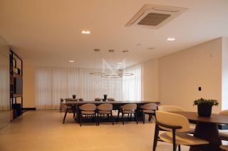 APARTAMENTO COM 04 SUÍTES À VENDA NO CORAÇÃO DA MEIA PRAIA