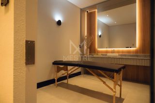 APARTAMENTO COM 04 SUÍTES À VENDA NO CORAÇÃO DA MEIA PRAIA