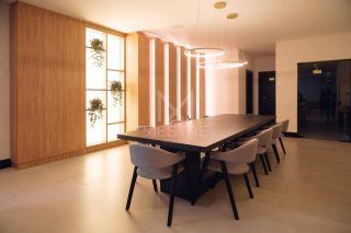 APARTAMENTO COM 04 SUÍTES À VENDA NO CORAÇÃO DA MEIA PRAIA