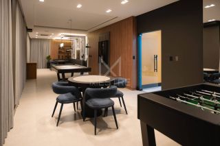 APARTAMENTO COM 04 SUÍTES À VENDA NO CORAÇÃO DA MEIA PRAIA