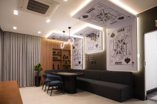 APARTAMENTO COM 04 SUÍTES À VENDA NO CORAÇÃO DA MEIA PRAIA