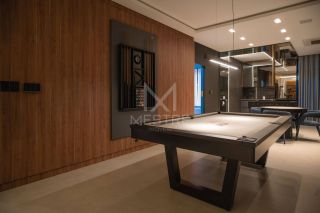 APARTAMENTO COM 04 SUÍTES À VENDA NO CORAÇÃO DA MEIA PRAIA