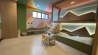 APARTAMENTO COM 04 SUÍTES À VENDA NO CORAÇÃO DA MEIA PRAIA