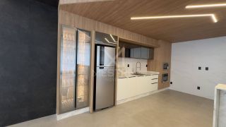 APARTAMENTO COM 04 SUÍTES À VENDA NO CORAÇÃO DA MEIA PRAIA