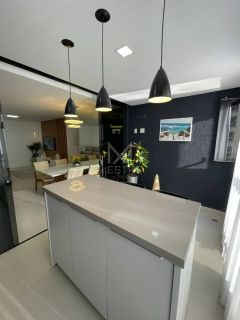 APARTAMENTO COM VISTA MAR E 03 SUÍTES À VENDA NA MEIA PRAIA