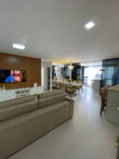 APARTAMENTO COM VISTA MAR E 03 SUÍTES À VENDA NA MEIA PRAIA