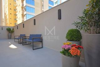 APARTAMENTO À VENDA COM 03 SUÍTES NA MEIA PRAIA