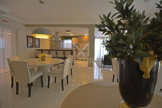 APARTAMENTO À VENDA COM 03 SUÍTES NA MEIA PRAIA