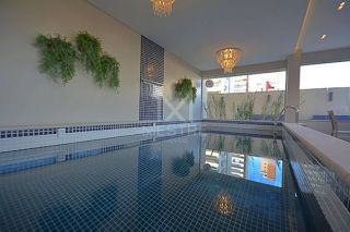 APARTAMENTO À VENDA COM 03 SUÍTES NA MEIA PRAIA