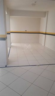 APARTAMENTO À VENDA COM 03 SUÍTES NA MEIA PRAIA