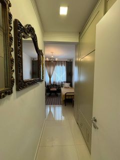 APARTAMENTO À VENDA COM 03 SUÍTES NA MEIA PRAIA