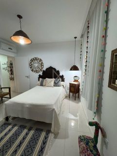 APARTAMENTO À VENDA COM 03 SUÍTES NA MEIA PRAIA