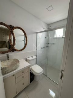 APARTAMENTO À VENDA COM 03 SUÍTES NA MEIA PRAIA