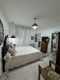 APARTAMENTO À VENDA COM 03 SUÍTES NA MEIA PRAIA