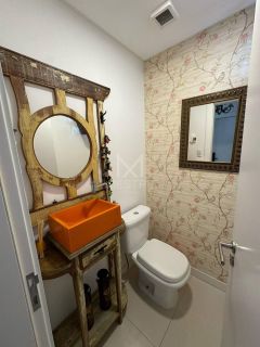 APARTAMENTO À VENDA COM 03 SUÍTES NA MEIA PRAIA