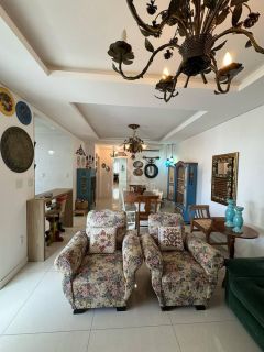 APARTAMENTO À VENDA COM 03 SUÍTES NA MEIA PRAIA