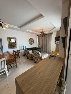 APARTAMENTO À VENDA COM 03 SUÍTES NA MEIA PRAIA