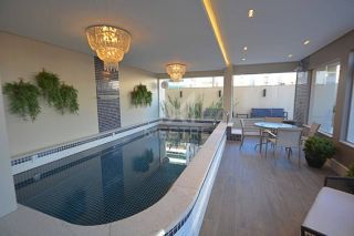 APARTAMENTO À VENDA COM 03 SUÍTES NA MEIA PRAIA