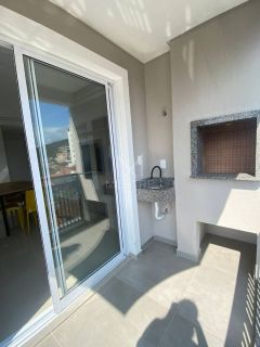 APARTAMENTO COM 02 DORMITÓRIOS À VENDA