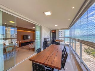 APARTAMENTO QUADRA MAR COM 03 SUÍTES TOTALMENTE MOBILIADO À VENDA NA MEIA PRAIA