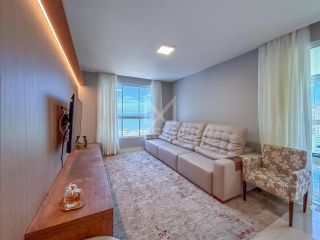 APARTAMENTO QUADRA MAR COM 03 SUÍTES TOTALMENTE MOBILIADO À VENDA NA MEIA PRAIA