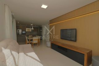 APARTAMENTO QUADRA MAR COM 03 SUÍTES TOTALMENTE MOBILIADO À VENDA NA MEIA PRAIA