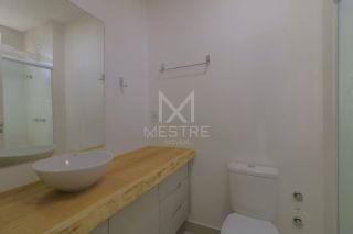 APARTAMENTO QUADRA MAR COM 03 SUÍTES TOTALMENTE MOBILIADO À VENDA NA MEIA PRAIA