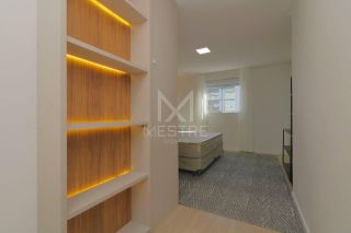 APARTAMENTO QUADRA MAR COM 03 SUÍTES TOTALMENTE MOBILIADO À VENDA NA MEIA PRAIA