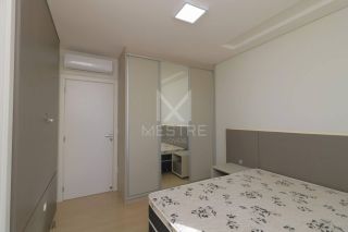 APARTAMENTO QUADRA MAR COM 03 SUÍTES TOTALMENTE MOBILIADO À VENDA NA MEIA PRAIA